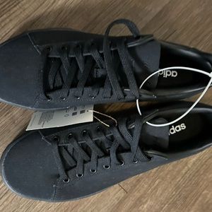 NWOB Adidas Sneakers Men Size 8